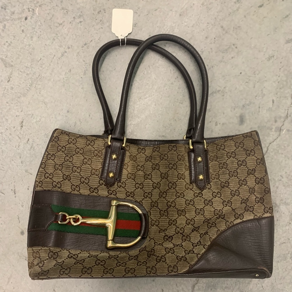 ❗️SOLD❗️Vintage Gucci canvas & leather horsebit shoulder bag (price is firm)